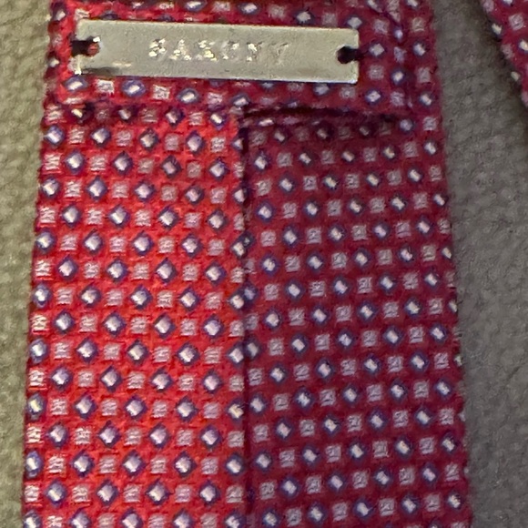 Saxony Red Geometric design Silk Tie - Picture 3 of 4